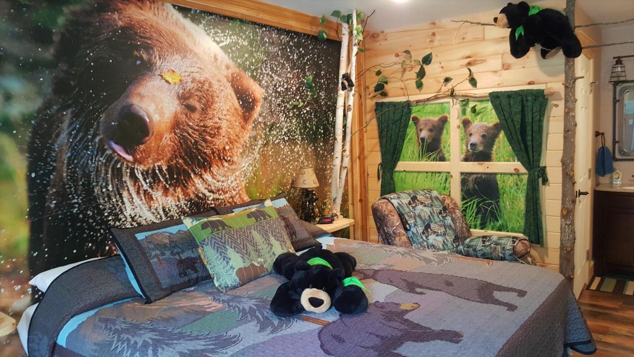 Bear Cove Inn Saint Ignace Buitenkant foto