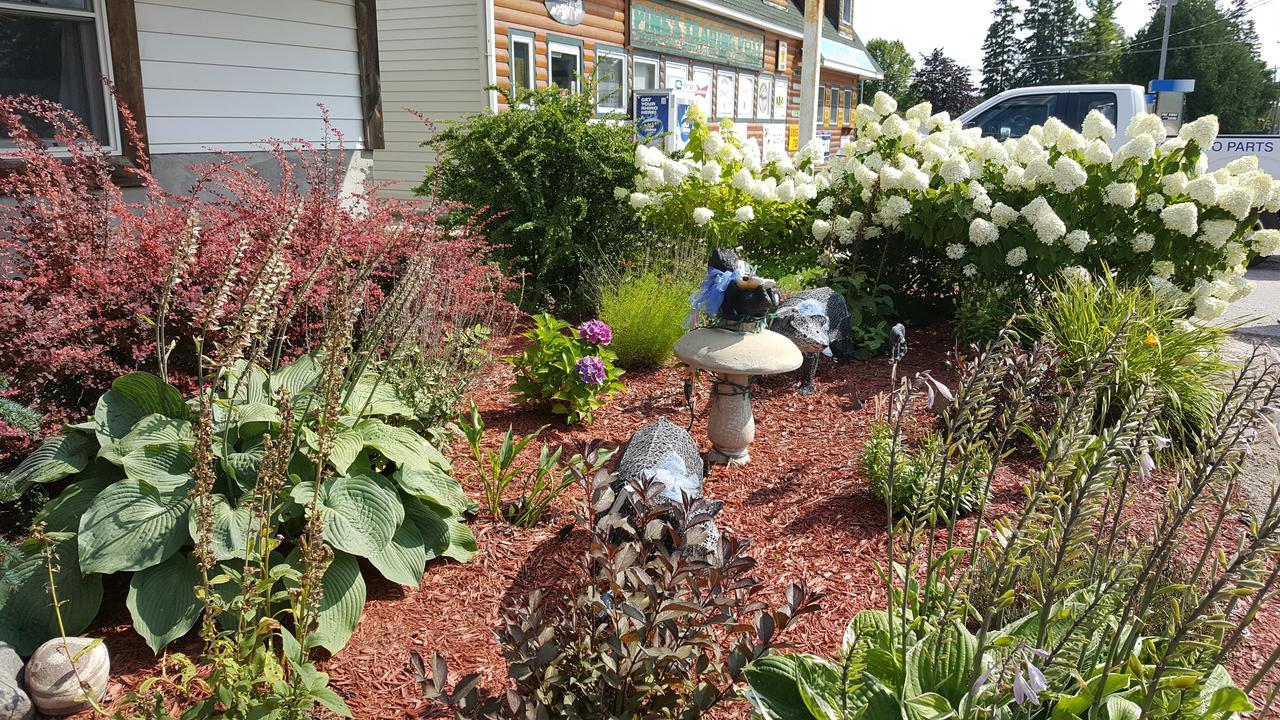 Bear Cove Inn Saint Ignace Buitenkant foto