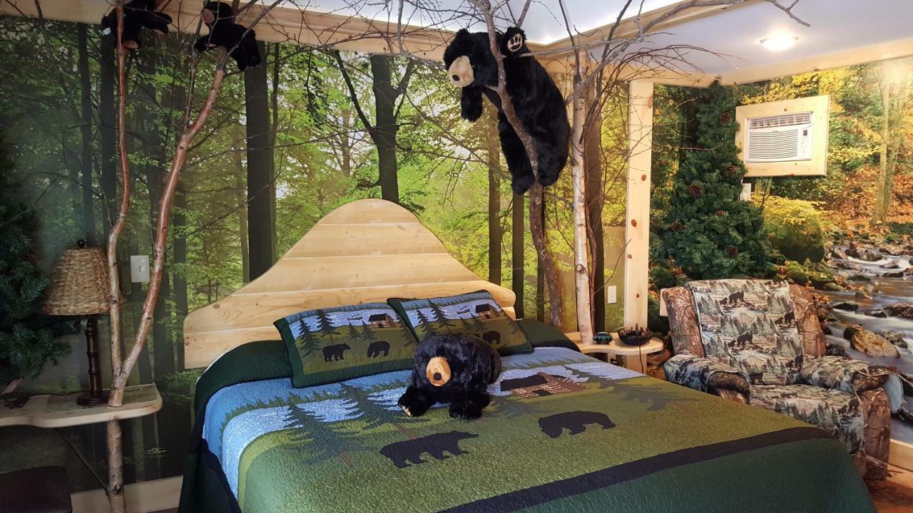 Bear Cove Inn Saint Ignace Buitenkant foto