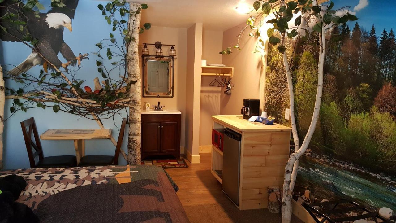 Bear Cove Inn Saint Ignace Buitenkant foto