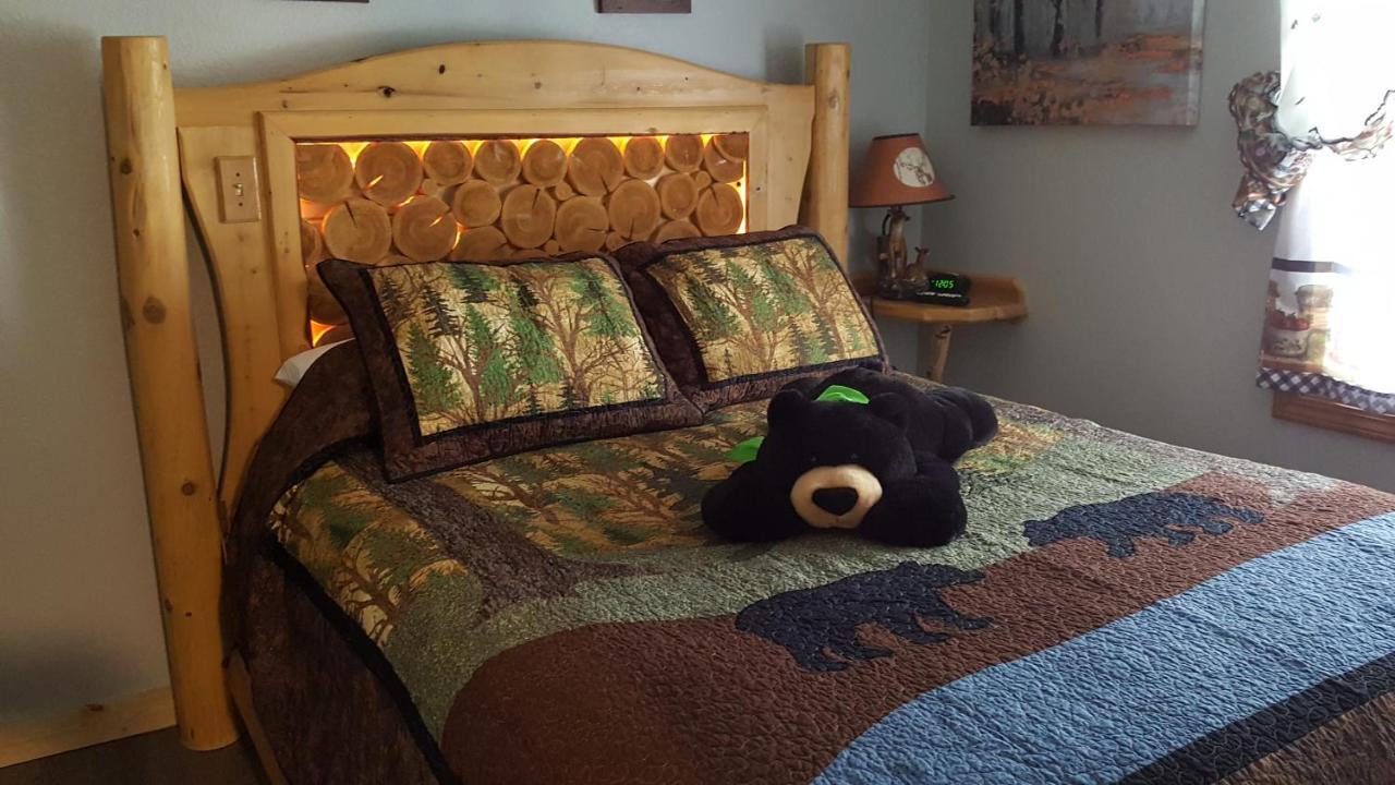 Bear Cove Inn Saint Ignace Buitenkant foto