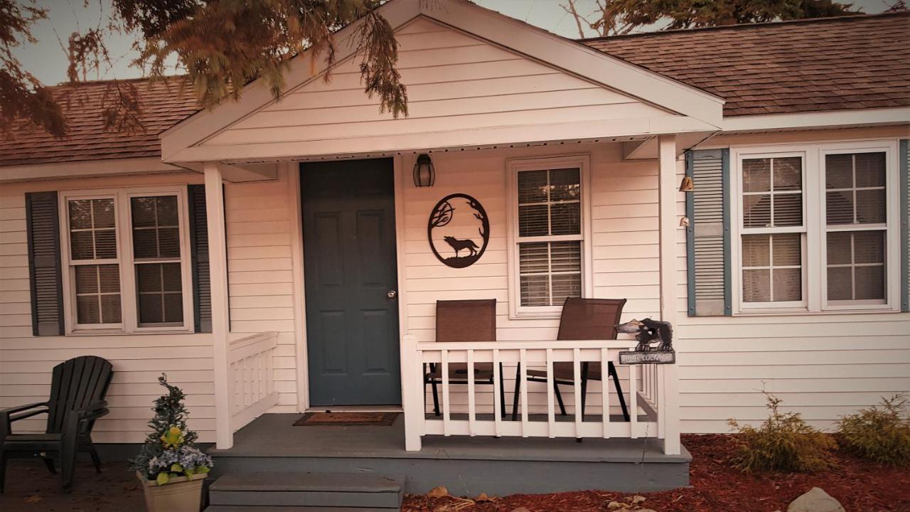 Bear Cove Inn Saint Ignace Buitenkant foto