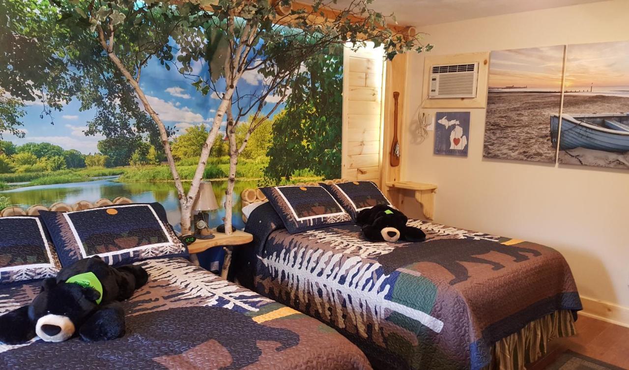 Bear Cove Inn Saint Ignace Buitenkant foto